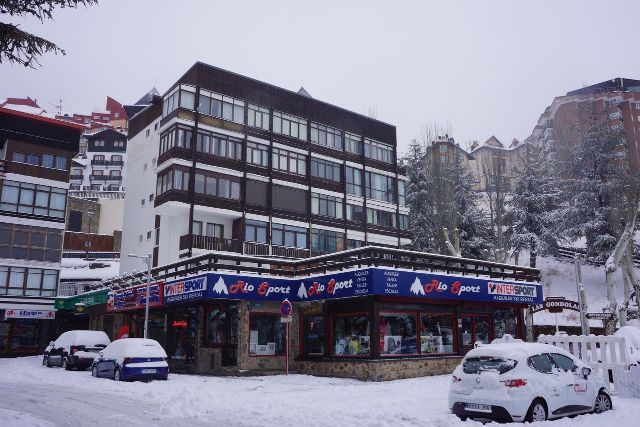 Bed And Snow Apartment
